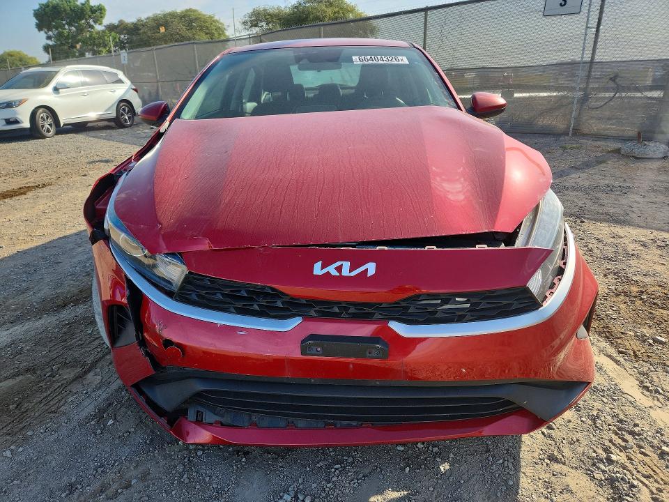 Foto 5 de la subasta – 2022 KIA FORTE con VIN 3KPF24AD0NE466538