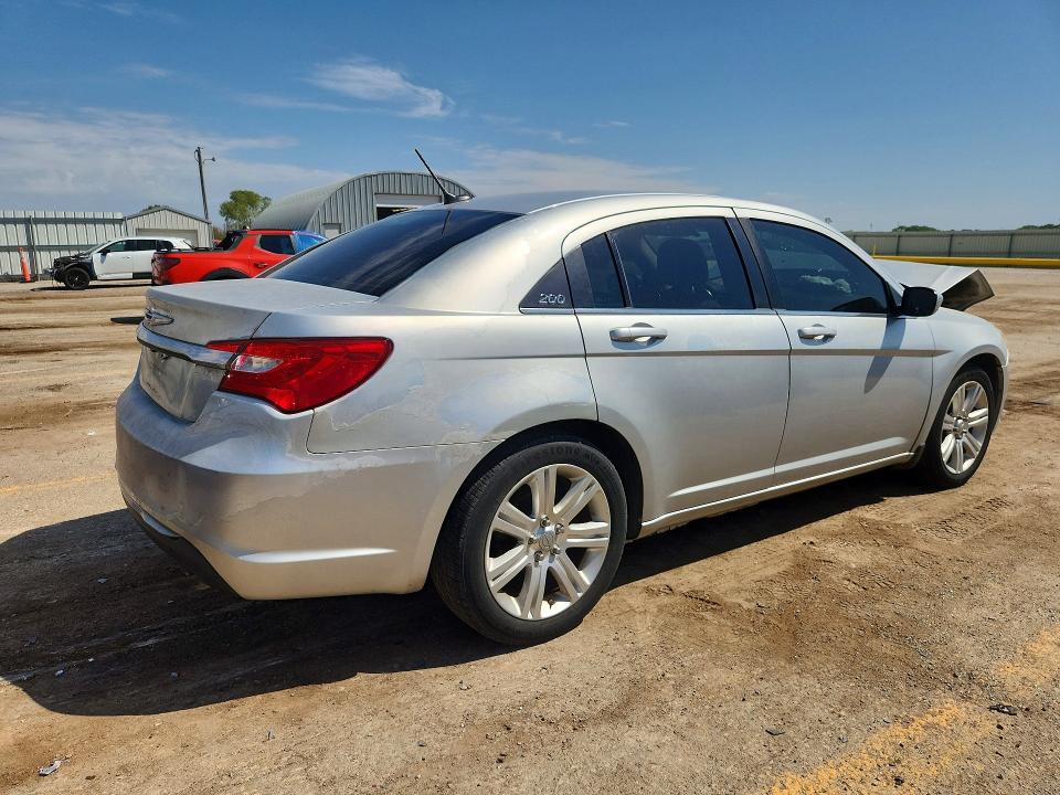 Photo 3 from auction – 2012 CHRYSLER 200 with VIN 1C3CCBAB3CN222527