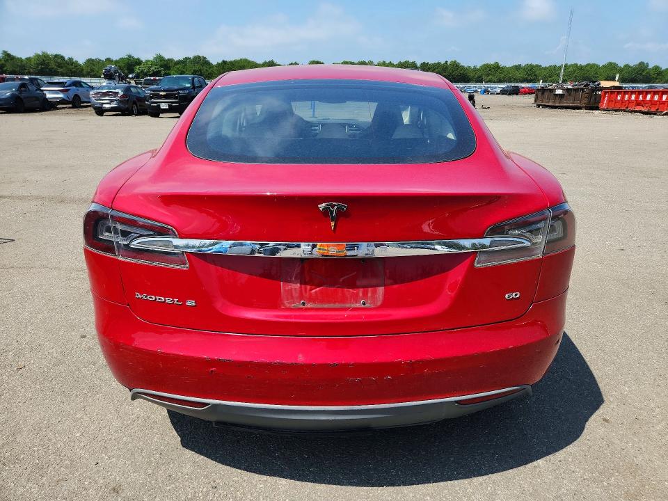 Zdjęcie 6 z aukcji – 2013 TESLA MODEL S z VIN 5YJSA1DG6DFP08988