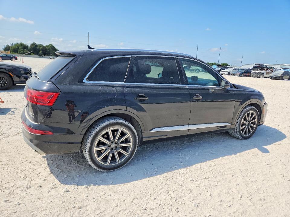 Foto 3 de la subasta – 2017 AUDI Q7 con VIN WA1LAAF74HD016852
