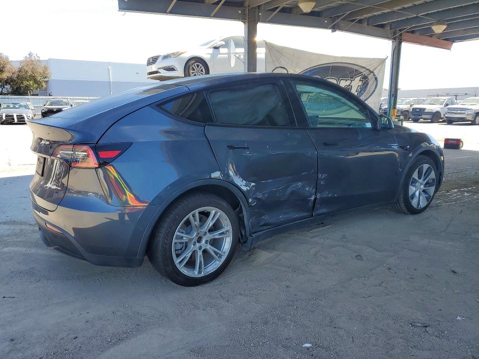 Снимка 3 от търг – 2021 TESLA MODEL Y с VIN 5YJYGDEEXMF064886