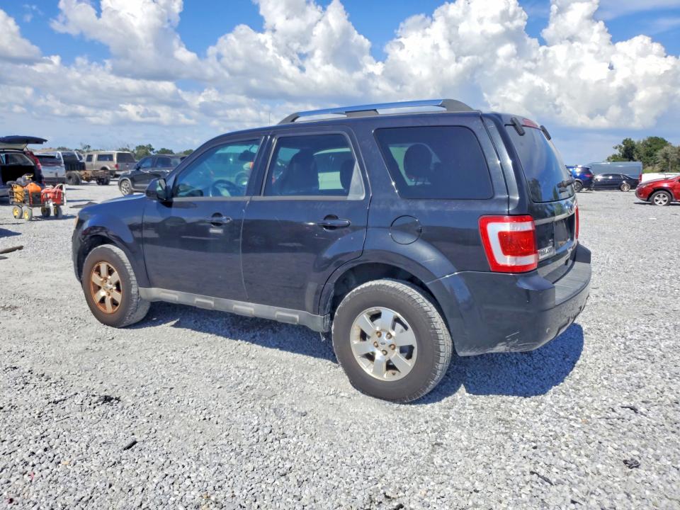 Photo 2 from auction – 2011 FORD ESCAPE with VIN 1FMCU0E71BKB27592