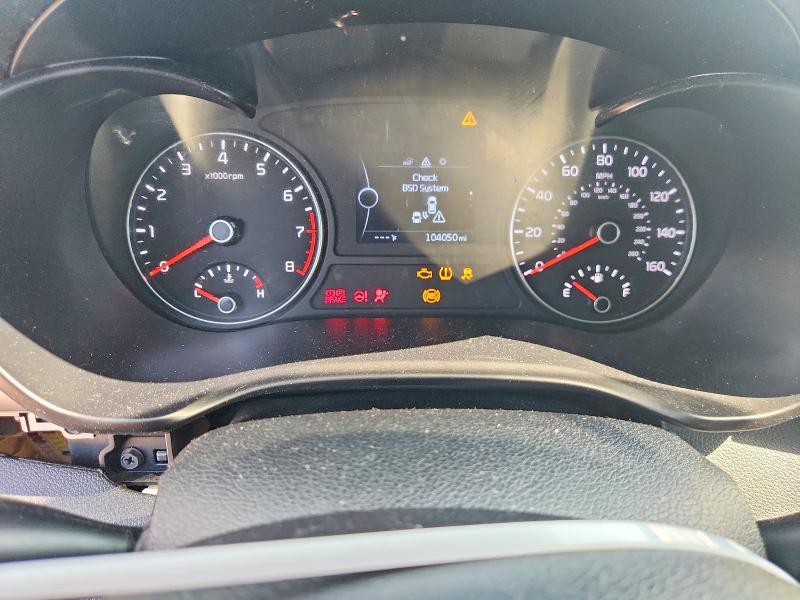 Foto 9 de la subasta – 2017 KIA OPTIMA con VIN 5XXGT4L38HG135353