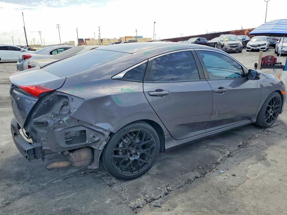 Photo 3 from auction – 2016 HONDA CIVIC with VIN 2HGFC2F71GH537730