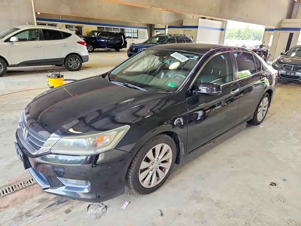 Photo 1 from auction – 2015 HONDA ACCORD with VIN 1HGCR2F82FA032495