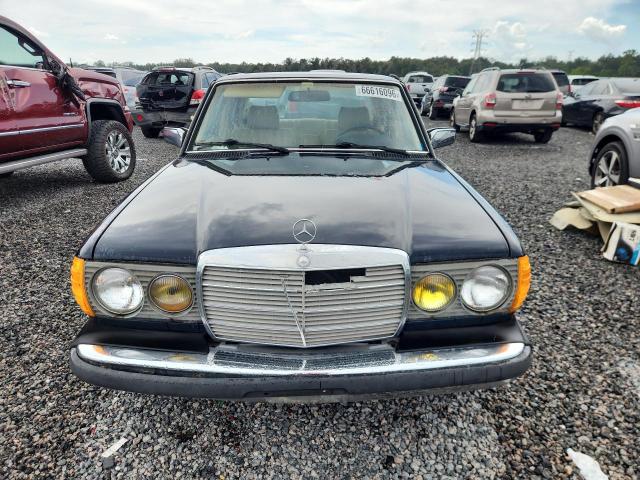 Photo 5 from auction – 1983 MERCEDES-BENZ 300 with VIN WDBAB33A8DB018940