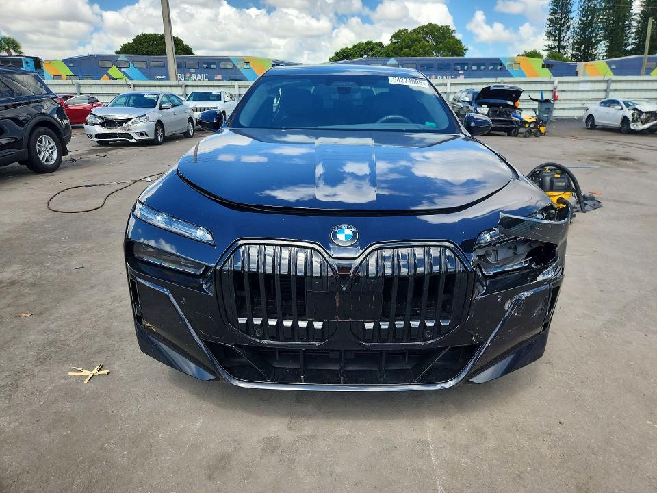 Photo 5 from auction – 2023 BMW 740 with VIN WBA23EH08PCL90191