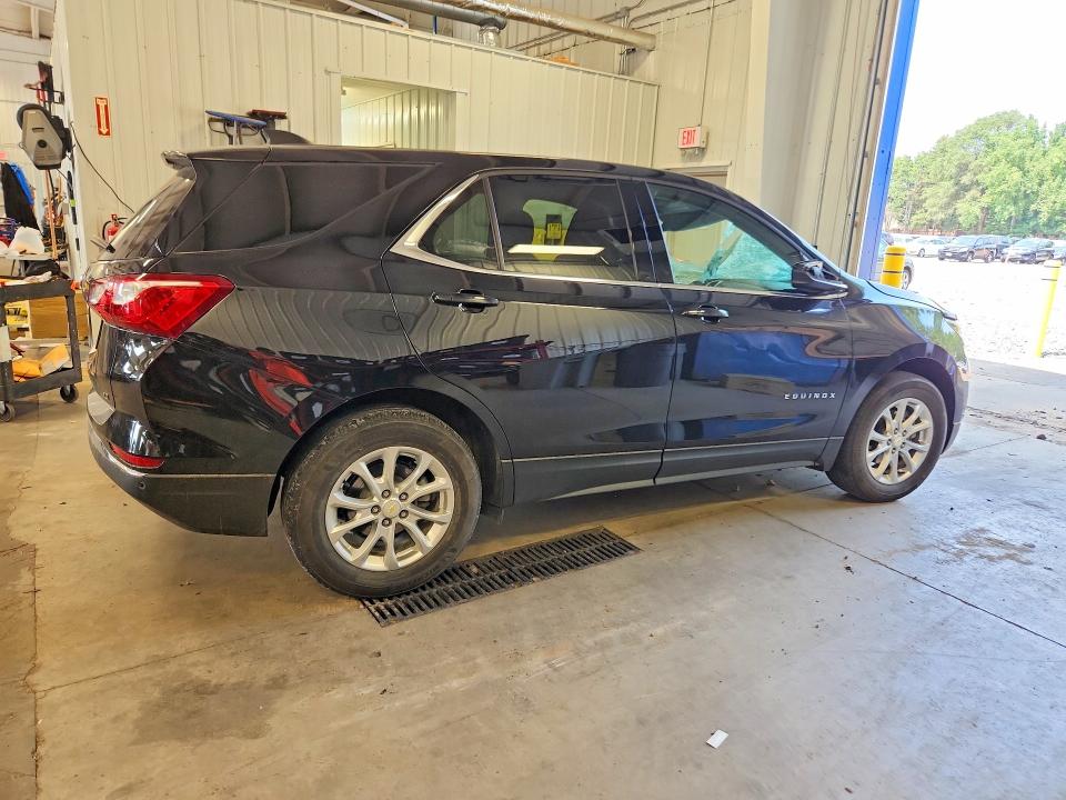 Photo 3 from auction – 2020 CHEVROLET EQUINOX with VIN 2GNAXKEV7L6217094