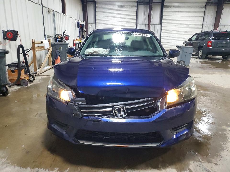 Photo 5 from auction – 2014 HONDA ACCORD with VIN 1HGCR2F32EA049073