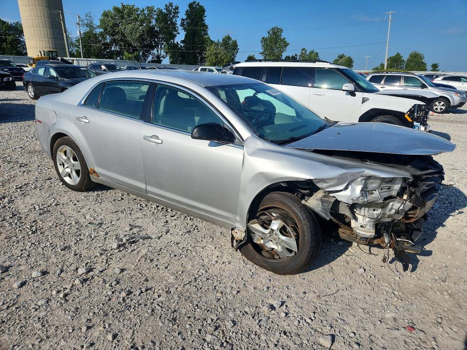 Photo 4 from auction – 2011 CHEVROLET MALIBU with VIN 1G1ZB5E1XBF198398