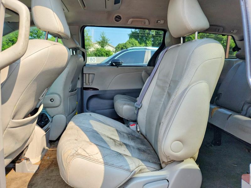 Photo 11 from auction – 2011 TOYOTA SIENNA with VIN 5TDYK3DC5BS142038