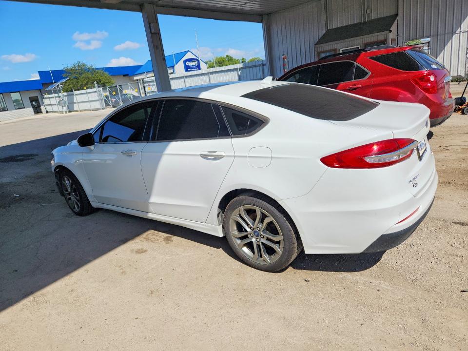 Photo 2 from auction – 2019 FORD FUSION with VIN 3FA6P0CD4KR141442