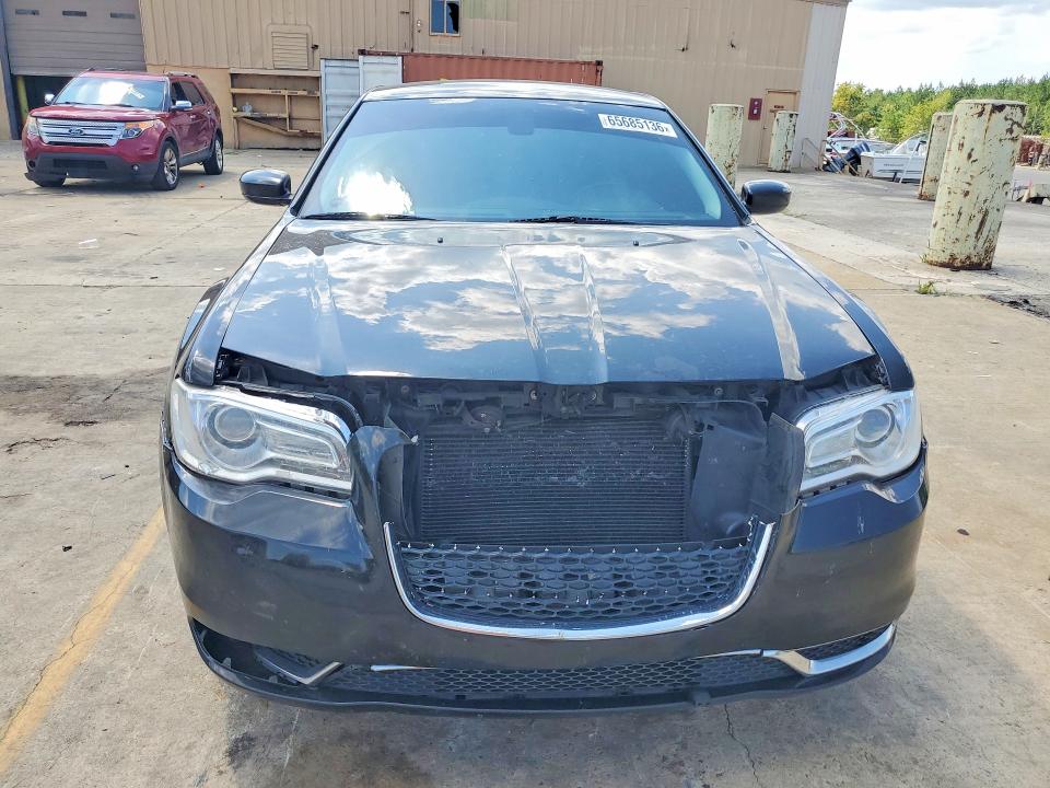 Photo 5 from auction – 2015 CHRYSLER 300 with VIN 2C3CCARG9FH894468