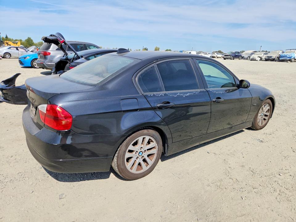 Photo 3 from auction – 2006 BMW 325 with VIN WBAVB13566KX44533