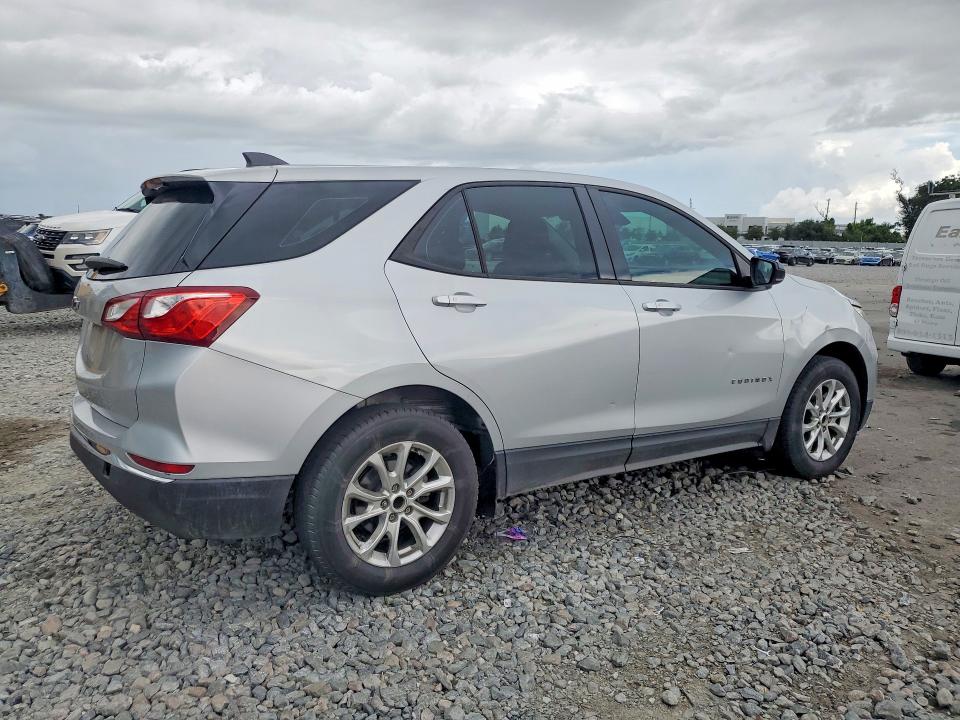 Photo 3 from auction – 2018 CHEVROLET EQUINOX with VIN 2GNAXHEV3J6122046