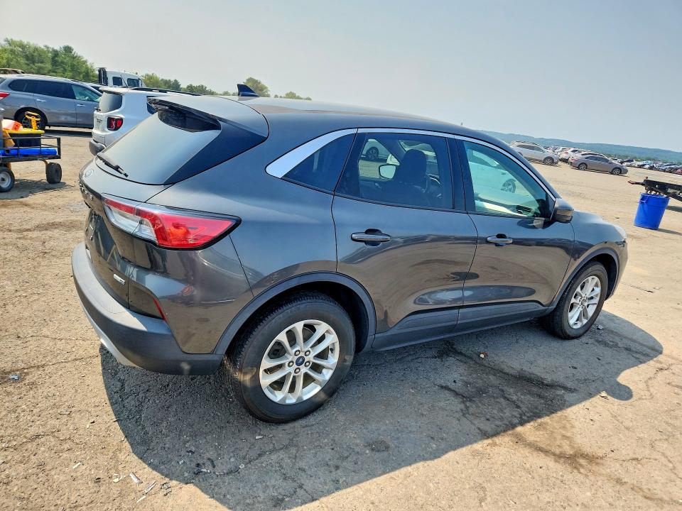 Photo 3 from auction – 2020 FORD ESCAPE with VIN 1FMCU9G66LUA91302