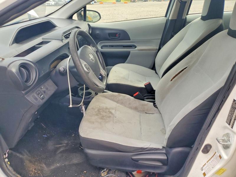 Photo 7 from auction – 2014 TOYOTA PRIUS C with VIN JTDKDTB39E1567718