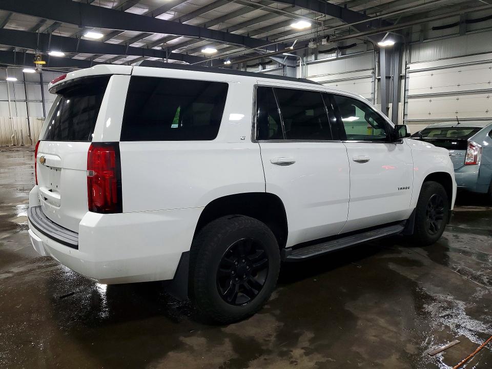 Photo 3 from auction – 2016 CHEVROLET TAHOE with VIN 1GNSKBKC6GR414967