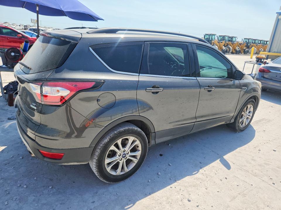 Photo 3 from auction – 2018 FORD ESCAPE with VIN 1FMCU0GD4JUA96845