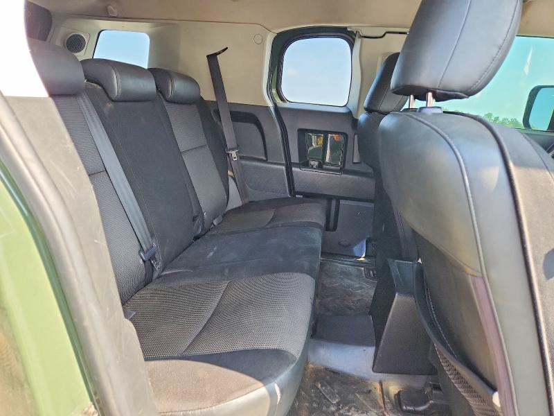 Photo 11 from auction – 2010 TOYOTA FJ CRUISER with VIN JTEBU4BF9AK082219