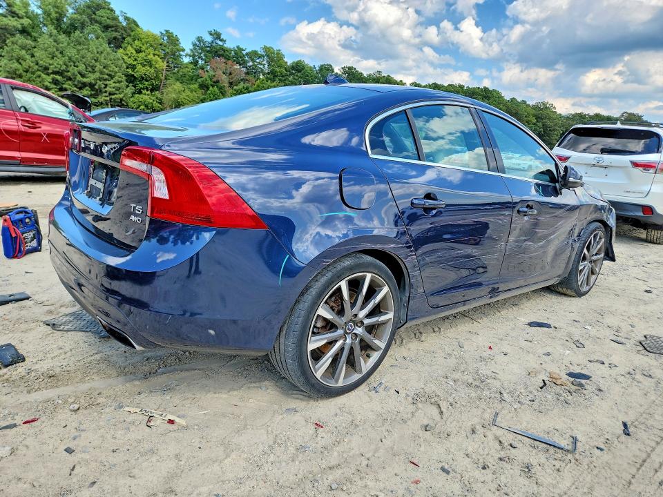 Photo 3 from auction – 2015 VOLVO S60 with VIN YV1612TK9F2362643