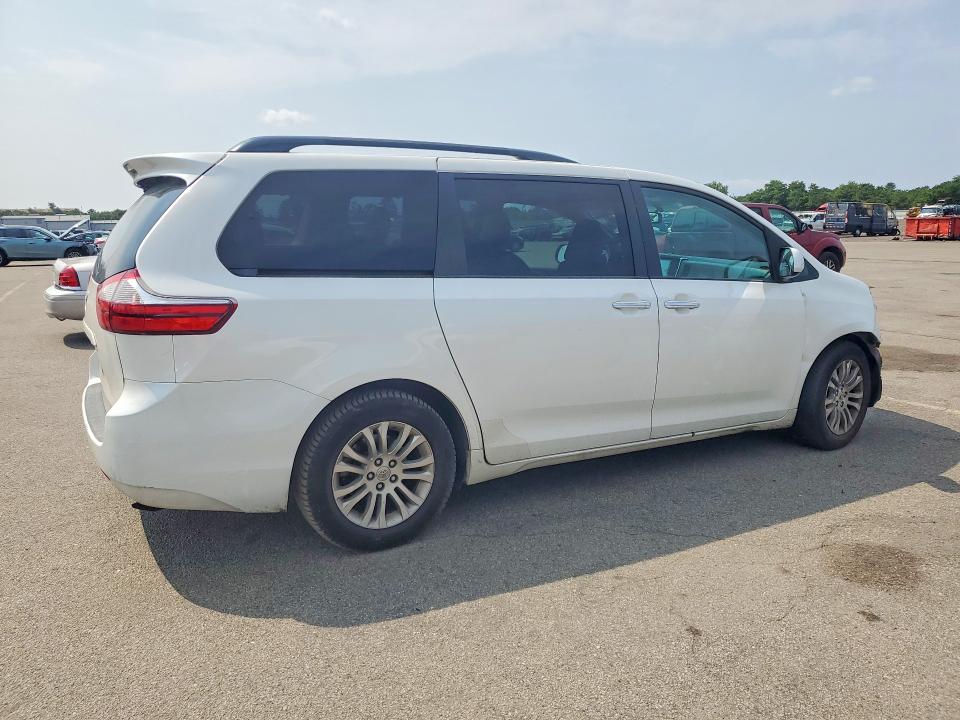 Photo 3 from auction – 2015 TOYOTA SIENNA with VIN 5TDYK3DC2FS546744
