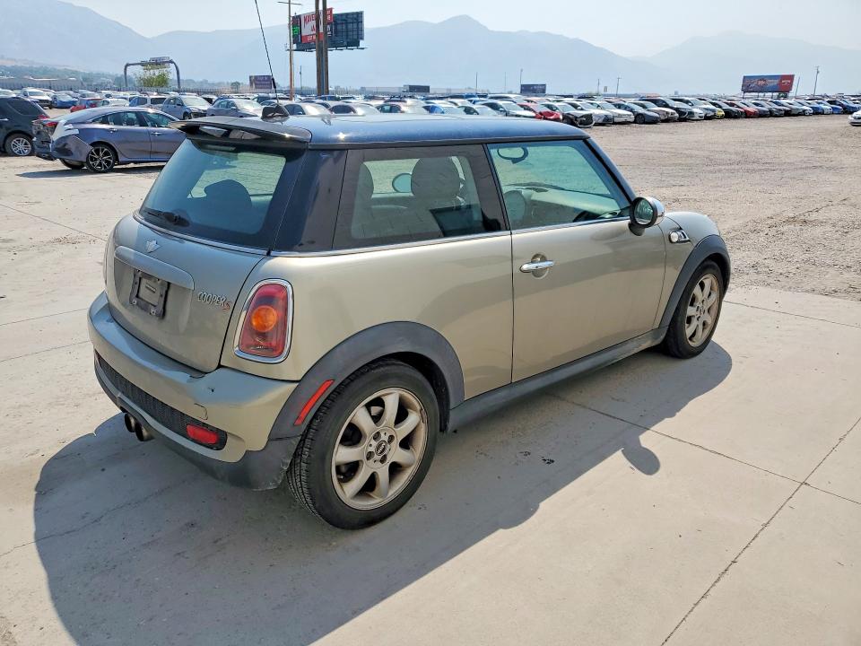 Photo 3 from auction – 2009 MINI COOPER with VIN WMWMF73569TT94340