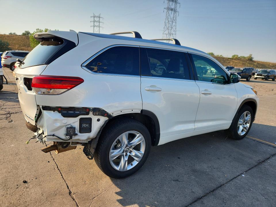 Photo 3 from auction – 2019 TOYOTA HIGHLANDER with VIN 5TDDZRFH0KS922759