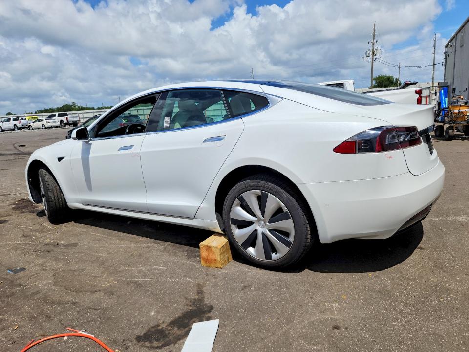 Photo 2 from auction – 2020 TESLA MODEL S with VIN 5YJSA1E20LF413337