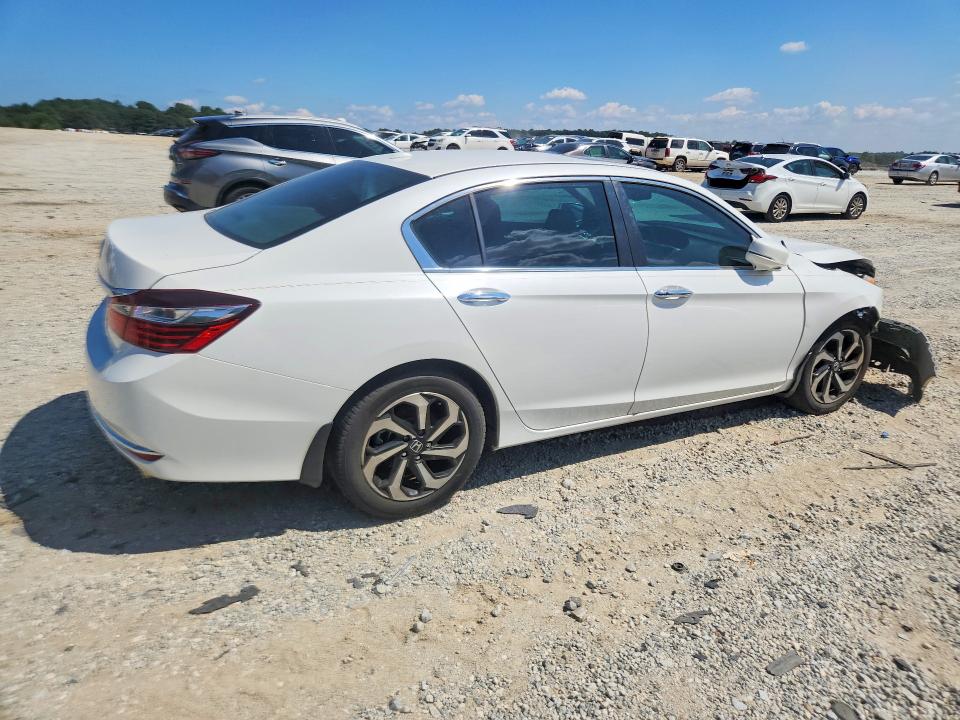 Photo 3 from auction – 2016 HONDA ACCORD with VIN 1HGCR2F92GA168667