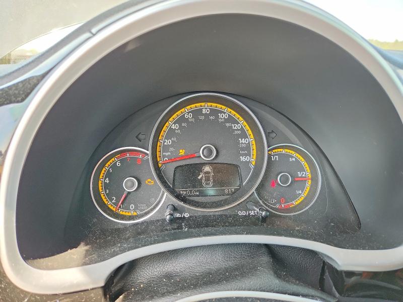 Photo 9 from auction – 2018 VOLKSWAGEN BEETLE with VIN 3VWSD7AT7JM706165