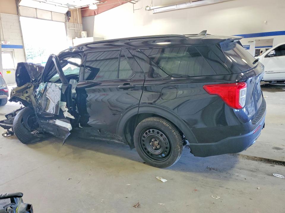 Photo 2 from auction – 2023 FORD EXPLORER with VIN 1FMSK8DH3PGA53600