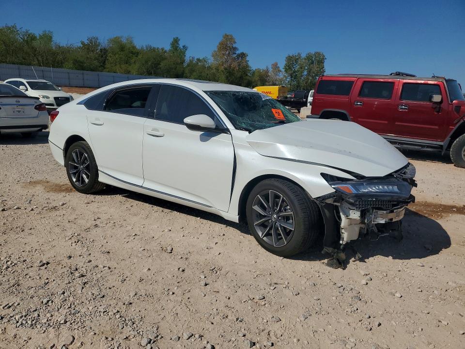 Снимка 4 от търг – 2021 HONDA ACCORD с VIN 1HGCV1F59MA052588