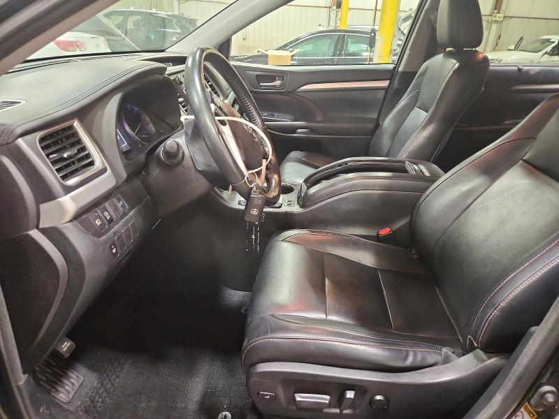 Photo 7 from auction – 2018 TOYOTA HIGHLANDER with VIN 5TDJZRFH5JS884530