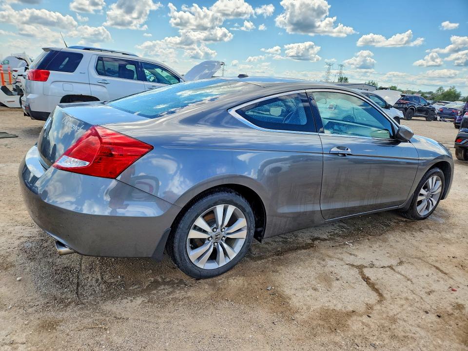 Foto 3 de la subasta – 2011 HONDA ACCORD con VIN 1HGCS1B83BA008902