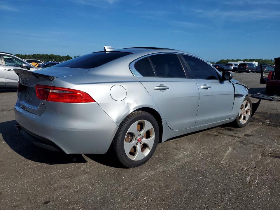 Photo 3 from auction – 2017 JAGUAR XE with VIN SAJAS4BN5HA976426