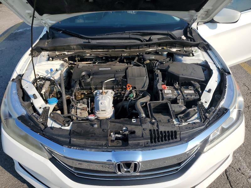 Photo 11 from auction – 2017 HONDA ACCORD with VIN 1HGCR2F10HA053030