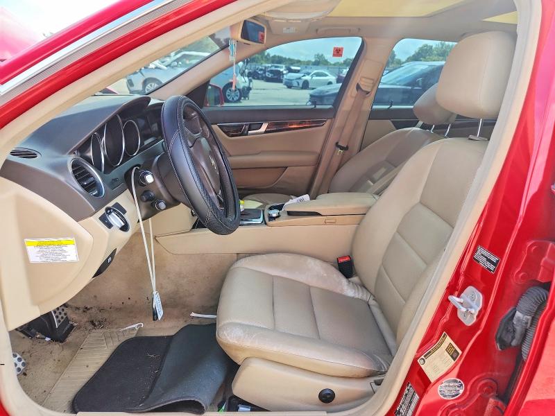 Снимка 7 от търг – 2014 MERCEDES-BENZ C с VIN WDDGF4HBXER307811