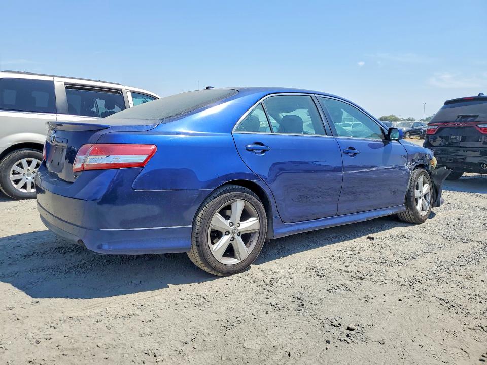 Photo 3 from auction – 2011 TOYOTA CAMRY with VIN 4T1BF3EK6BU674132