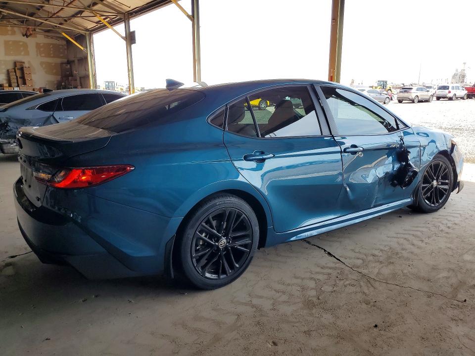 Photo 3 from auction – 2026 TOYOTA CAMRY with VIN 4T1DAACK5TU696011