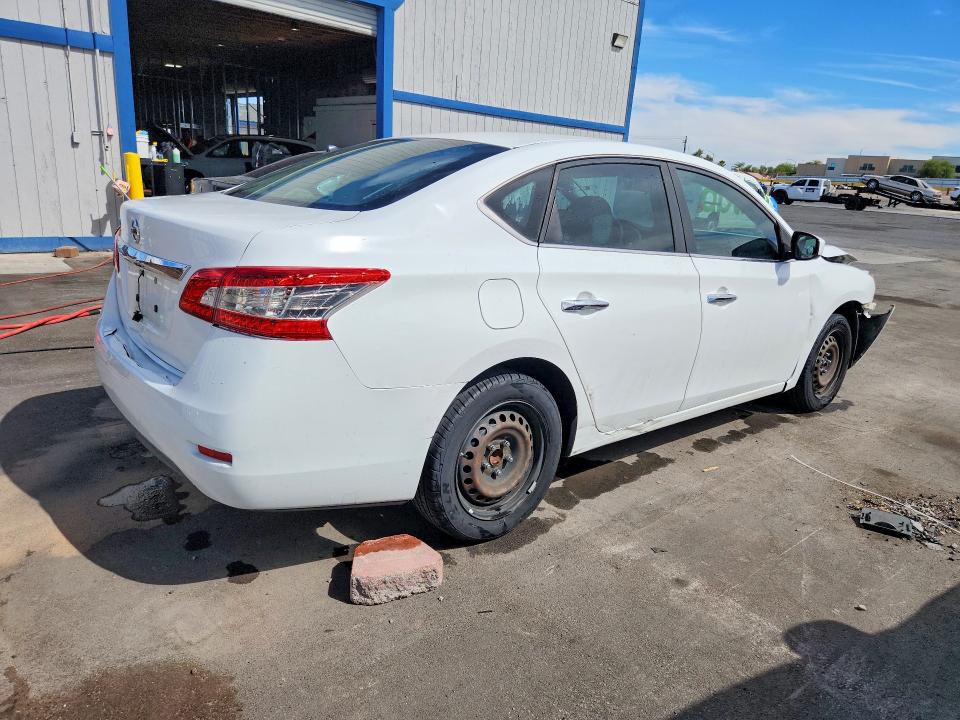 Photo 3 from auction – 2015 NISSAN SENTRA with VIN 3N1AB7AP8FY304097