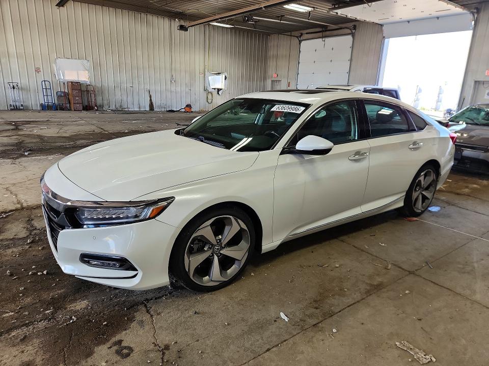 HONDA ACCORD 2018 with VIN 1HGCV2F97JA015740 - Photo from auction