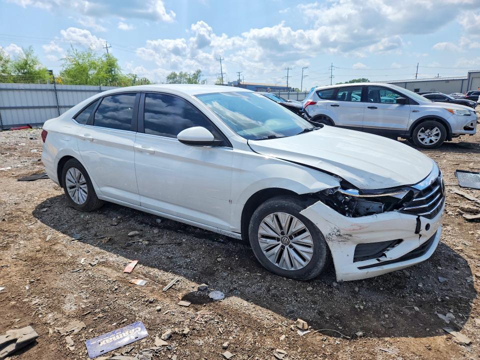 Photo 4 from auction – 2019 VOLKSWAGEN JETTA with VIN 3VWCB7BU5KM166639