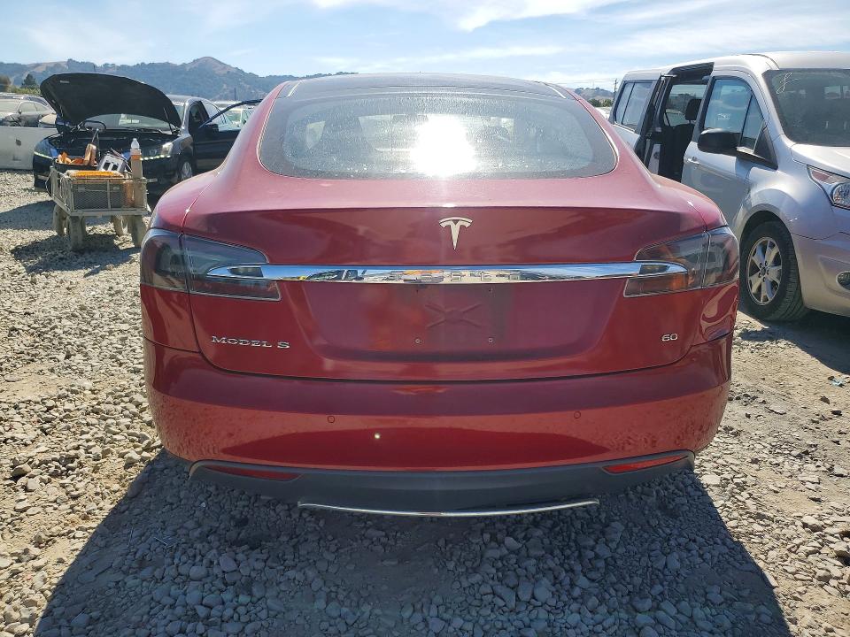 Фото 6 с аукциона – 2014 TESLA MODEL S с VIN 5YJSA1S12EFP57282