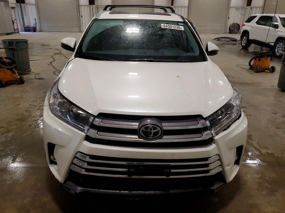 Photo 5 from auction – 2019 TOYOTA HIGHLANDER with VIN 5TDDZRFH8KS952396