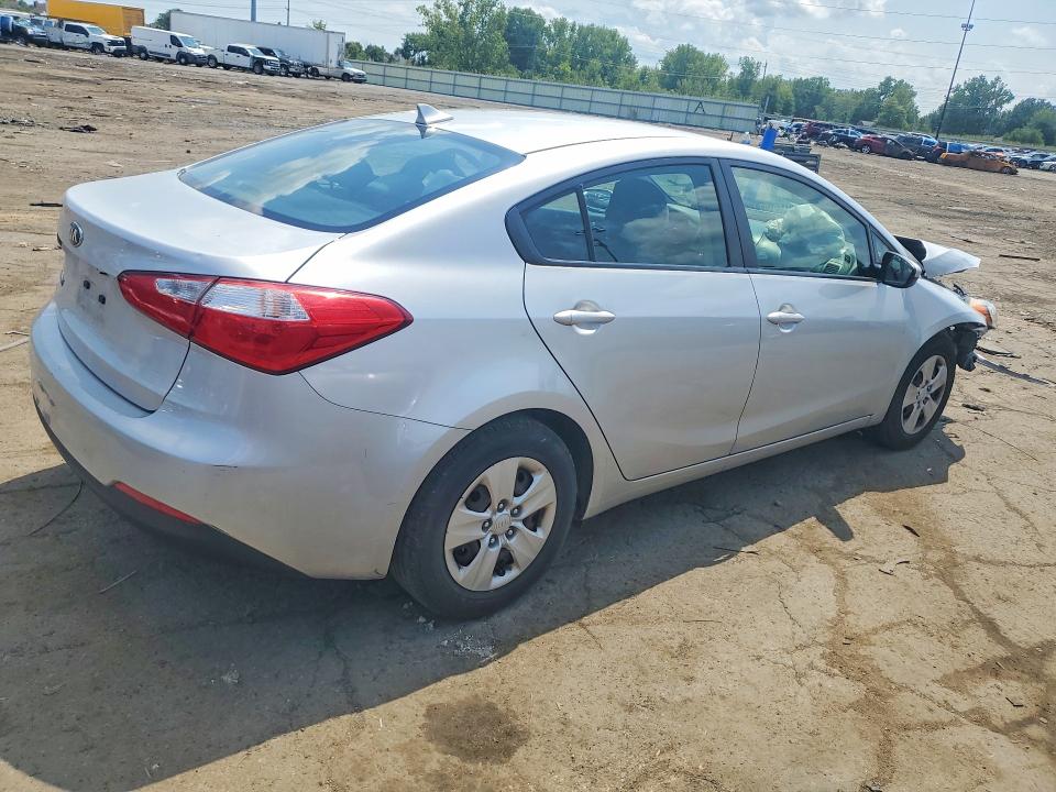 Photo 3 from auction – 2016 KIA FORTE with VIN KNAFK4A63G5532433