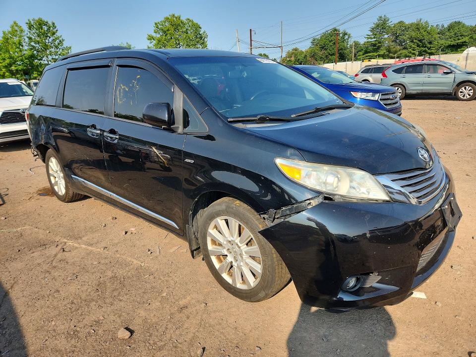 Photo 4 from auction – 2017 TOYOTA SIENNA with VIN 5TDDZ3DC4HS159125