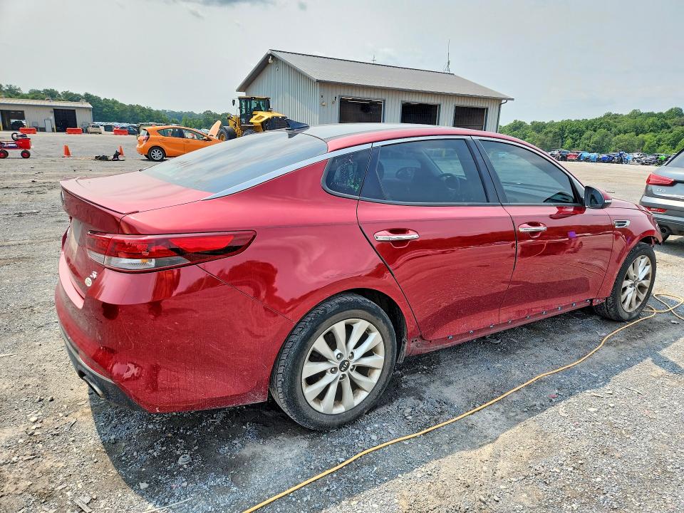 Photo 3 from auction – 2018 KIA OPTIMA with VIN 5XXGT4L30JG180244