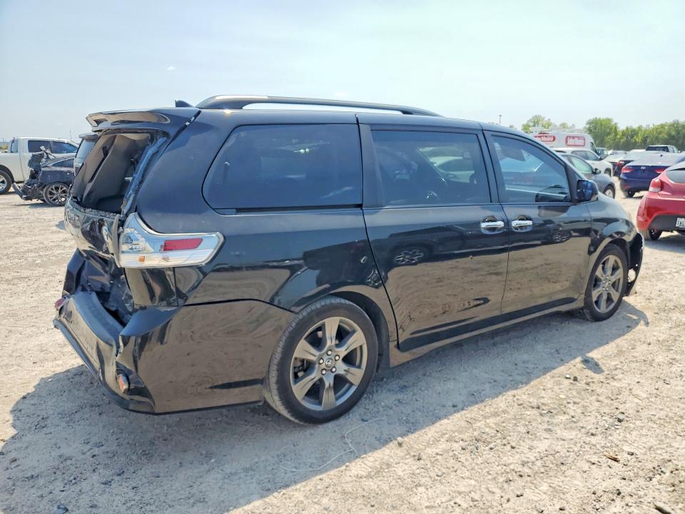 Photo 3 from auction – 2018 TOYOTA SIENNA with VIN 5TDXZ3DC5JS915399
