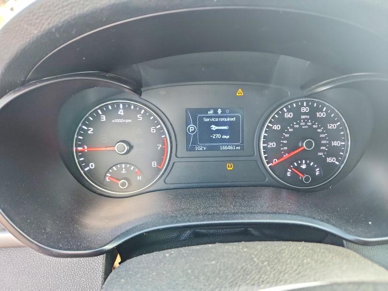 Photo 9 from auction – 2017 KIA OPTIMA with VIN 5XXGT4L35HG160078